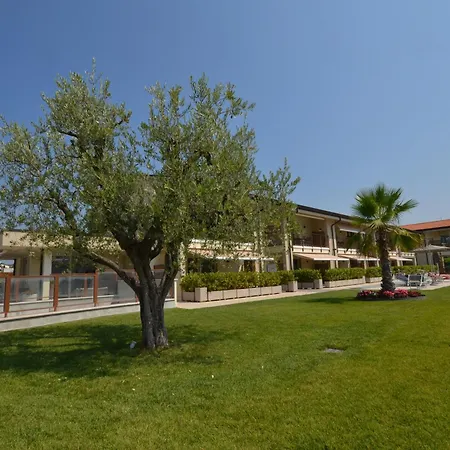 Aparthotel La Magnolia - Aparments 4*